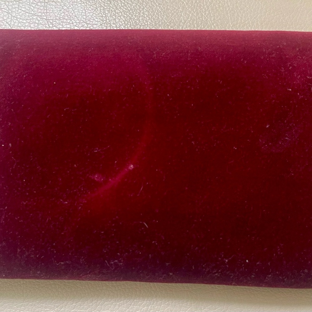 Gucci Burgundy Velvet Clutch Luxurious Handheld - Picture 6 of 6